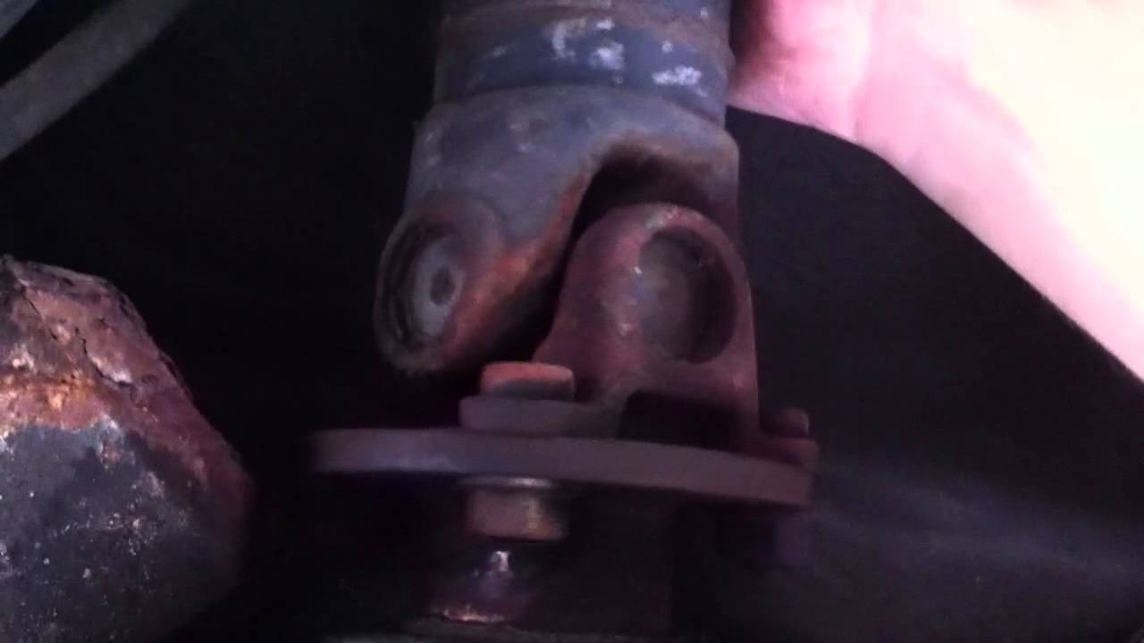 BMW 328i e36 Ujoint is toast! YouTube