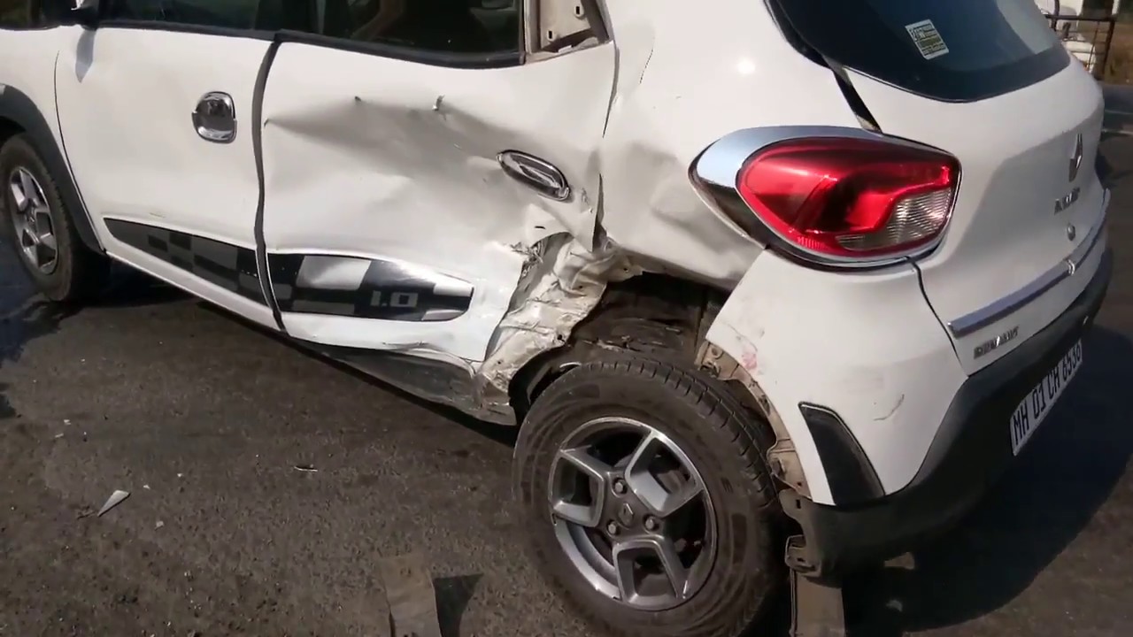 Renault Kwid crash with Swift Dzire // Renault vs Maruti Build Quality