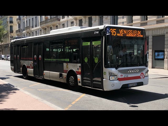 [4K] Les Bus TCL à Bellecour.
