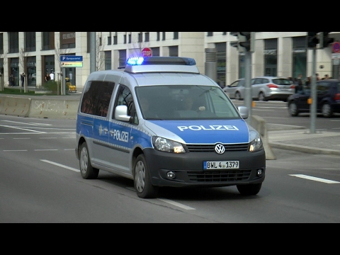 Diensthundeführer Polizei Stuttgart auf Einsatzfahrt