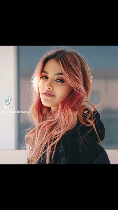 Maïa Reficco. kally Ponce dans Kally's mashup.