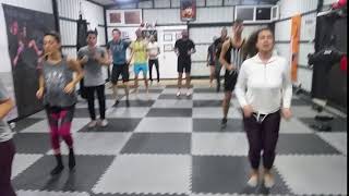 Zıpla Dizleri Göğse Çekme