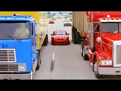 Circondato da camion a 18 ruote | 2 Fast 2 Furious | Clip in Italiano