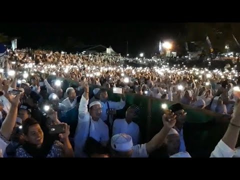 WAJIB NONTON! Ceramah UAS Bikin Bulu Kuduk Berdiri MERINDING Ustadz Abdul Somad Jadi Pusat Perhatian