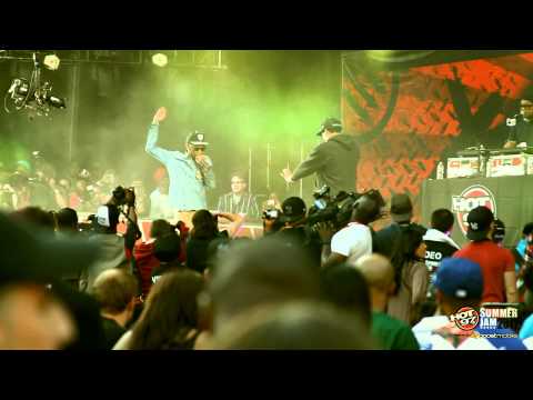 WIZ KHALIFA - "Black and Yellow" - Live at Summer Jam 2011