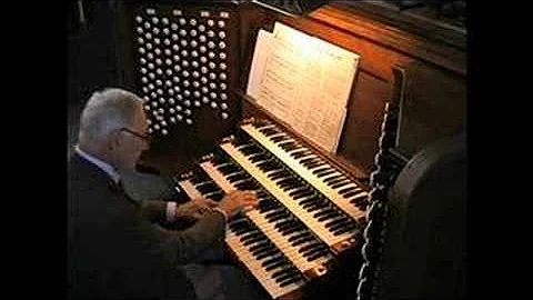 Charles Krigbaum plays the Newberry Memorial Pipe ...