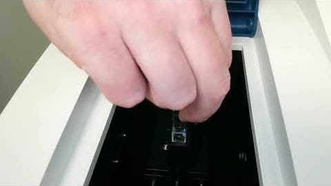 Watch a demonstration of NanoCuvette One™ with a VWR V1200 instrument