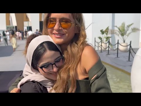 أخدتها بالحضن وطبطبت عليها نيللي كريم وموقف إنسانى مع صحفية في مهرجان الجونة السينمائي