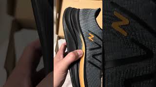 พาชมรองเท้าวิ่ง New Balance FuelCell Propel v4 สีดำสุดสวยงามแบบเร็วๆ
