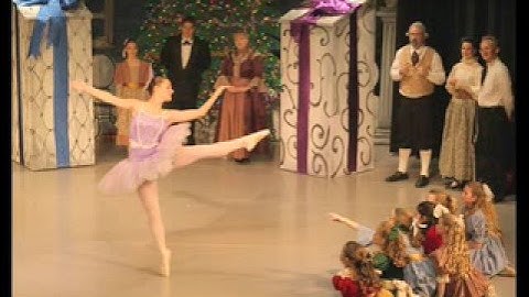 The Nutcracker, Act 1 Tableau I: Part V.Scene: The Nutcracker--Grandfather Dance