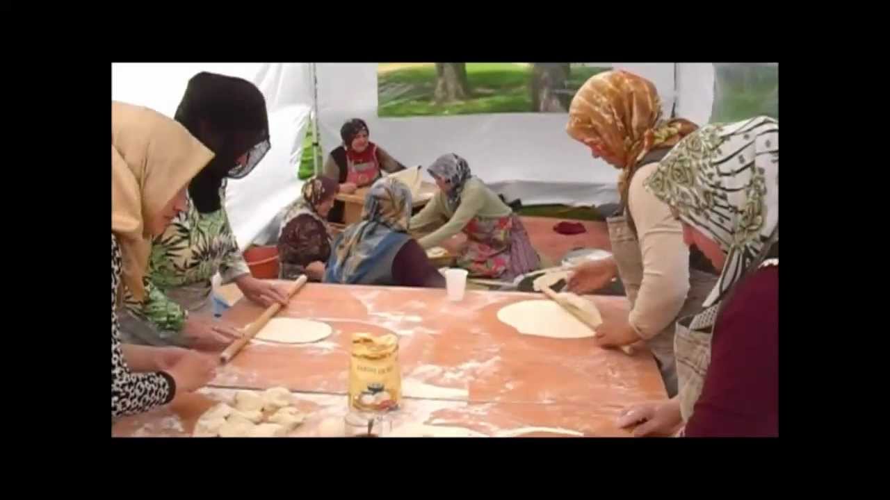 Turkse cultuur en religie in Ulu moskee.mp4