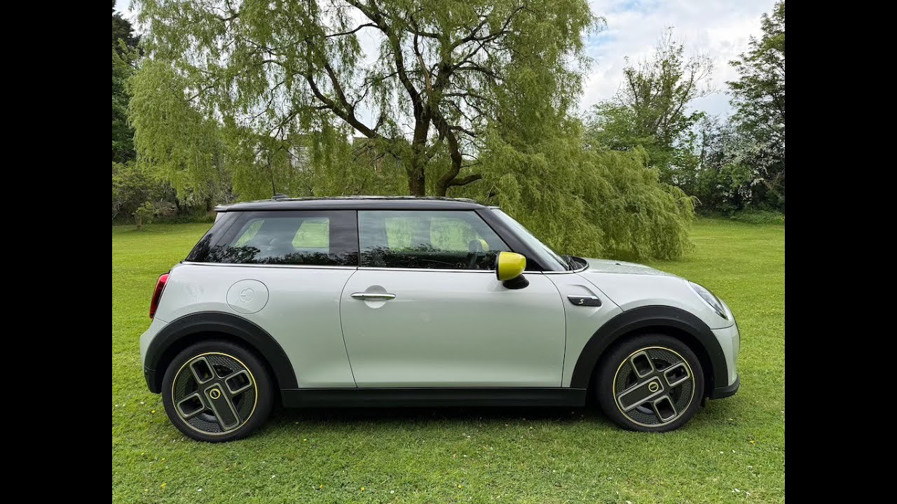 Steve Jones Car Sales - Mini Cooper SE Electric EV 2022 / 72