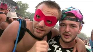 Dans le public de Booba, Johnny Mafia, les Dropkick Murphys, les campeurs fatigués et la pluie
