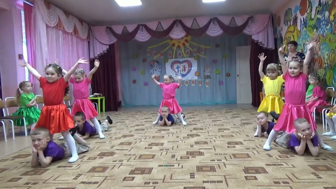 Шуточный танец: 