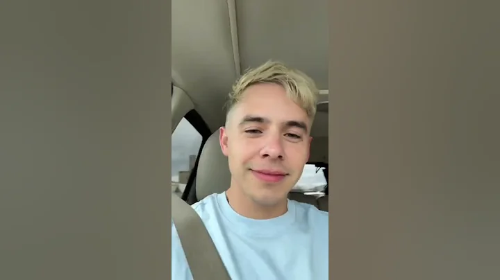 David Archuleta gets his hair re-coloured and re-t...