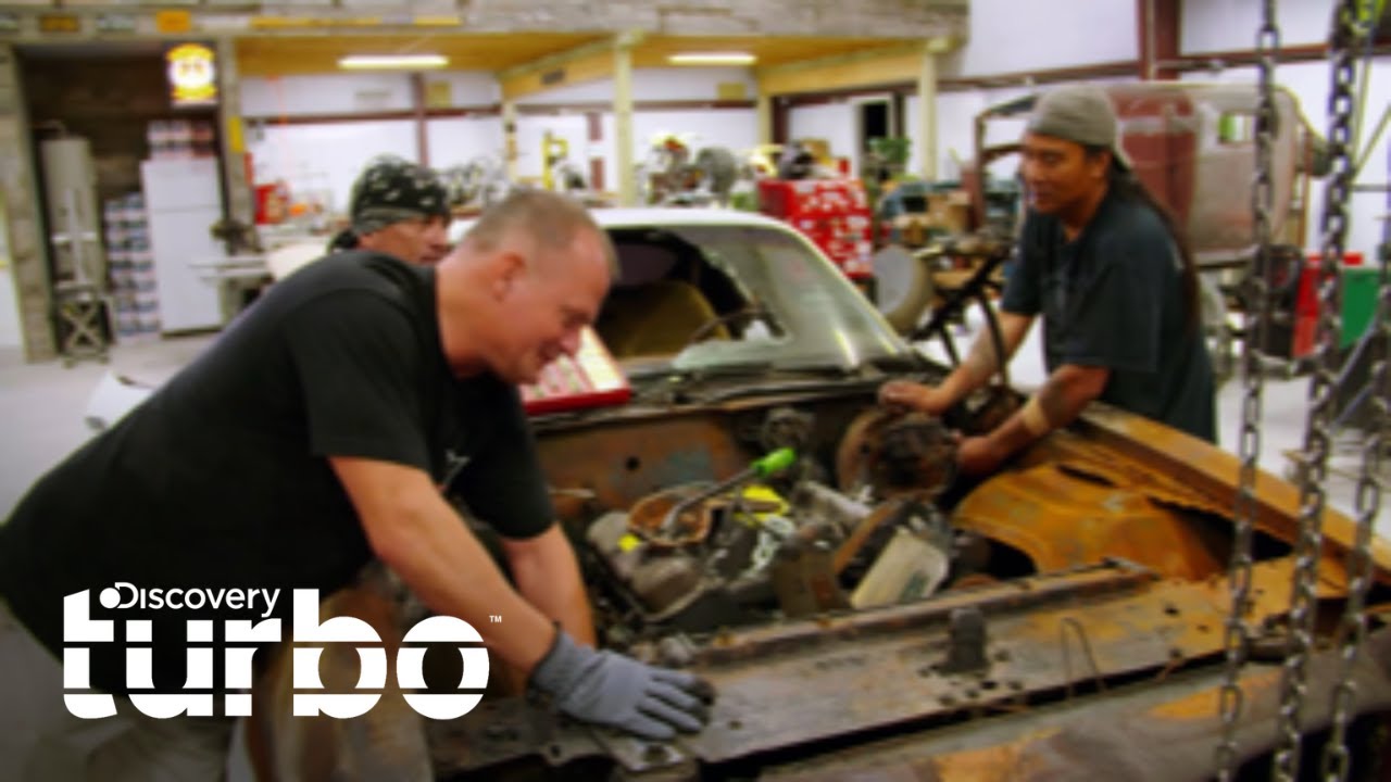 Tentam restaurar antigo Pontiac Firebird 1973 | Oficinaço | Discovery Turbo Brasil