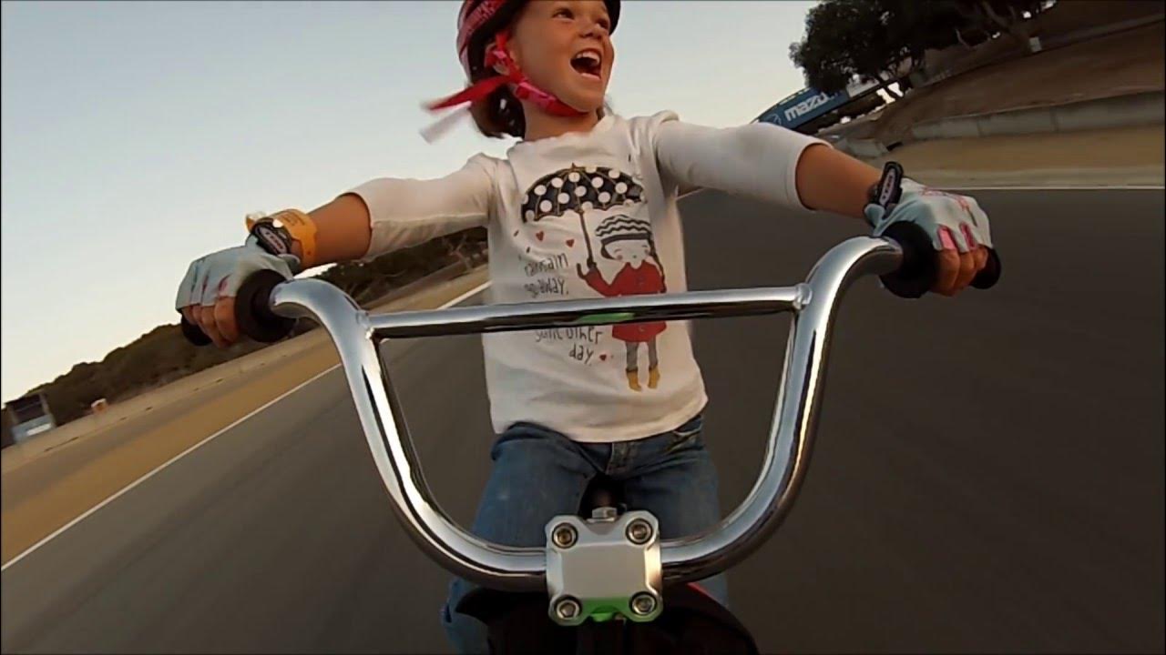 Let’s bike it!. Наклейка make life a ride. Элспет бирд первая женщина. Мотопутешественница. Getting around moscow by bicycle.