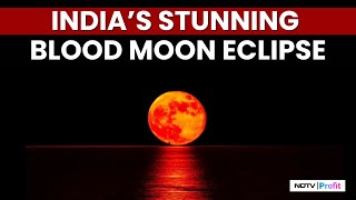 Download Lagu Hoe de hemel van India er gisteravond uitzag toen een zeldzame maansverduistering, de 'bloedmaan', miljoenen mensen verbijsterde MP3 Download Lagu Hoe de hemel van India er gisteravond uitzag toen een zeldzame maansverduistering, de 'bloedmaan', miljoenen mensen verbijsterde MP3