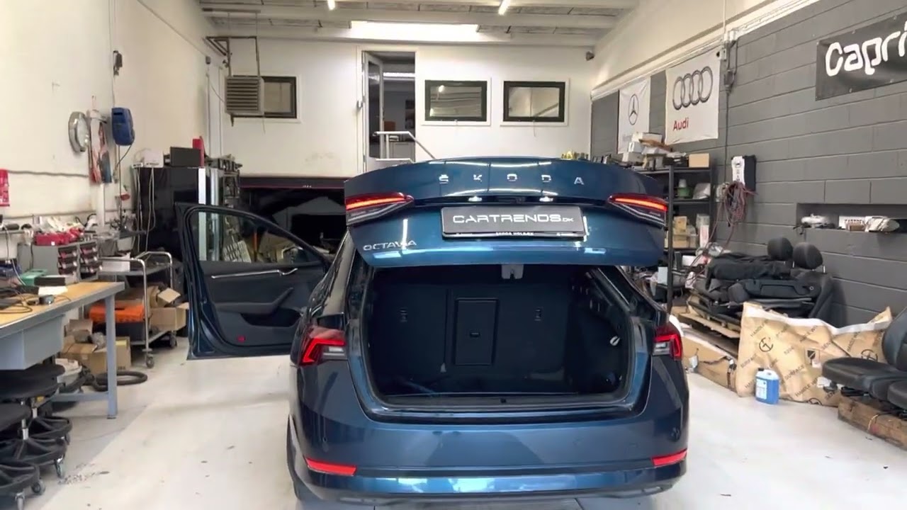2021 Skoda Octavia 4 NX retrofitted with original electric rearlid