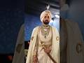 Viral Moment: Diljit Dosanjh Steps Down from Stage for Sadhguru! #diljitdosanjh #mukeshambani#shorts