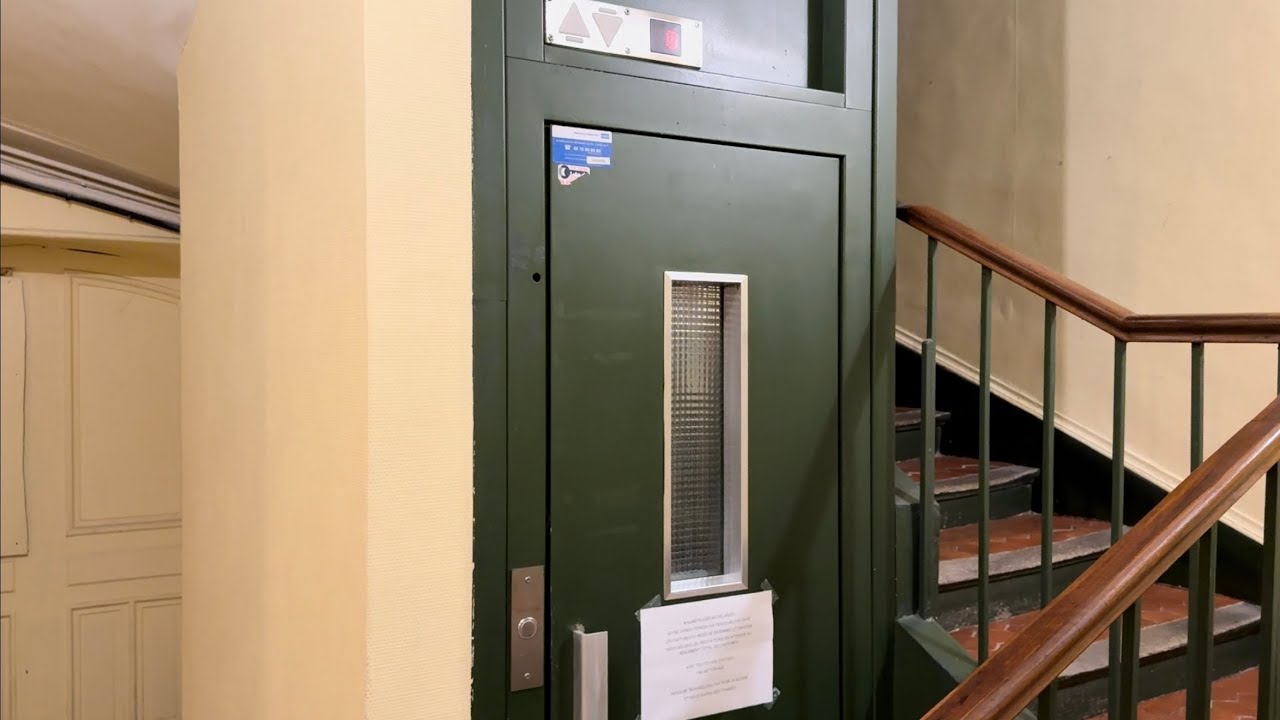 1970s elevator modernized by Kone (M-Series) - Marseille, France