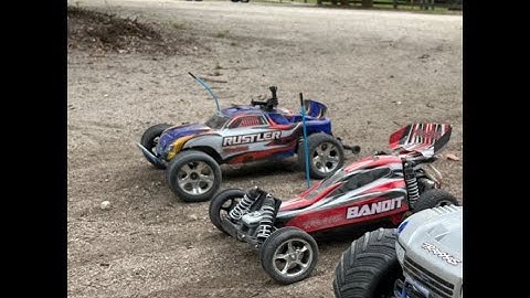 Traxxas bandit vs Rustler