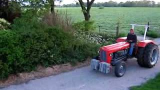 Massey Ferguson MF35 mit Cadillac V8 Motor