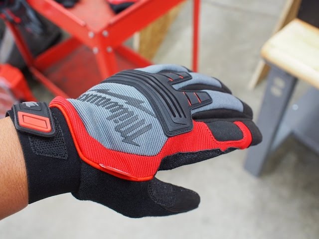 Tool Review: Milwaukee Tools SmartSwipe work gloves - MyFixitUpLife