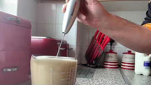How to use a handheld milk frother