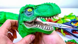 Shredding Dinosaur Brothers! Cutting Open Squishy Dinosaurs! What's Inside Squishy Water Bath Toy??