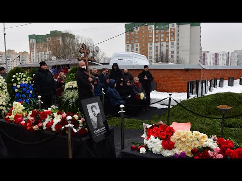 დაკავებები, ალყაში მოქცეული სასაფლაო და სრული მობილიზაცია მოსკოვში