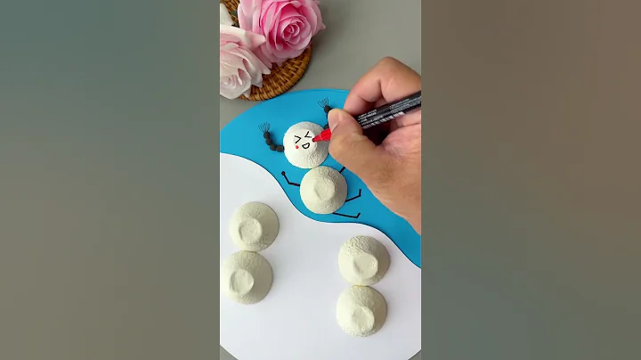 Don’t throw away the egg trays left over from buying eggs. Let’s make a creative painting of a smal