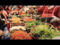 Korean Street Food - Bibimbap, Korean Mixed Rice with Vegetables (ビビンバ, 비빔밥, 拌饭, 拌飯)