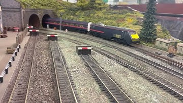 Hornby GNER class 91 and 90