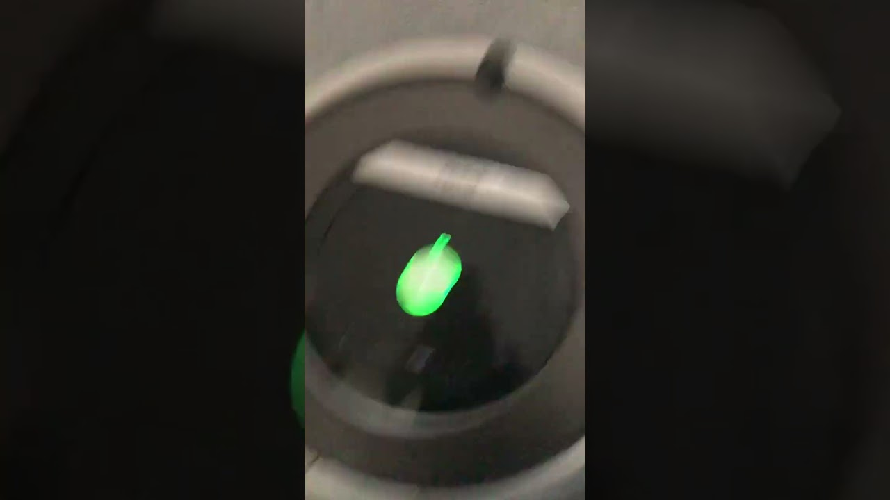 Roomba anti-tangle light