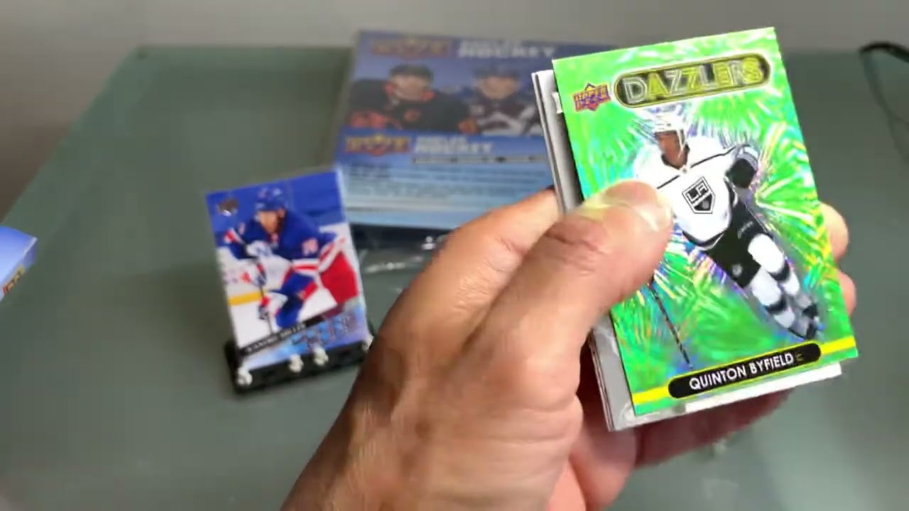 Never ending Black Hole: 2021-22 Upper Deck Series 1 Blaster and Binder