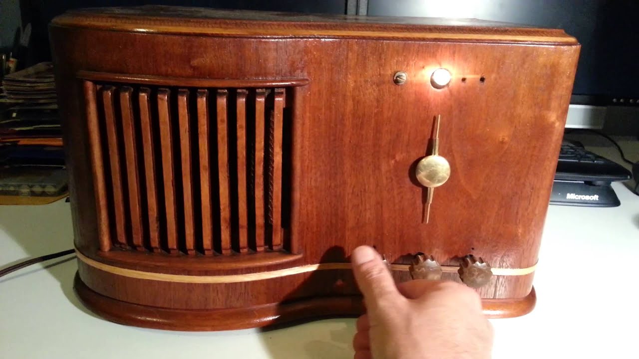 Vintage 1946 Sonora AM Tube Radio Restoration - YouTube
