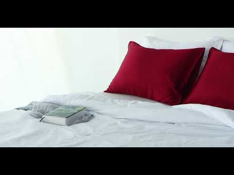 Satin Pillowcases with Envelope Closure - Red