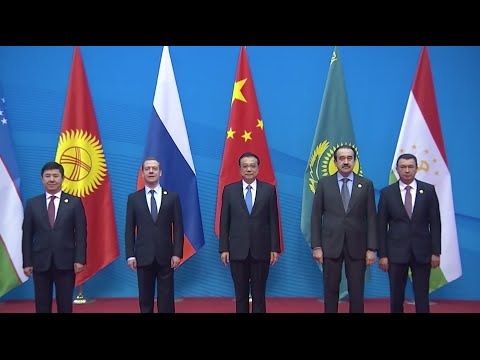 Chinese Premier Welcomes SCO Member Counterparts Before Official Meeting