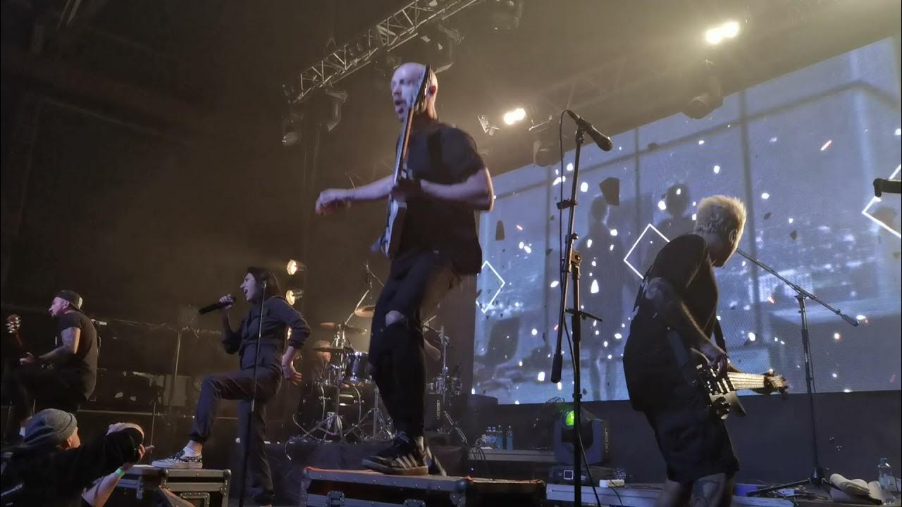 Louna бойцовский. Louna бойцовский. Луна бойцовский клуб текст. Louna 11 декабря концерт в москве 2021. Louna бойцовский клуб текст.