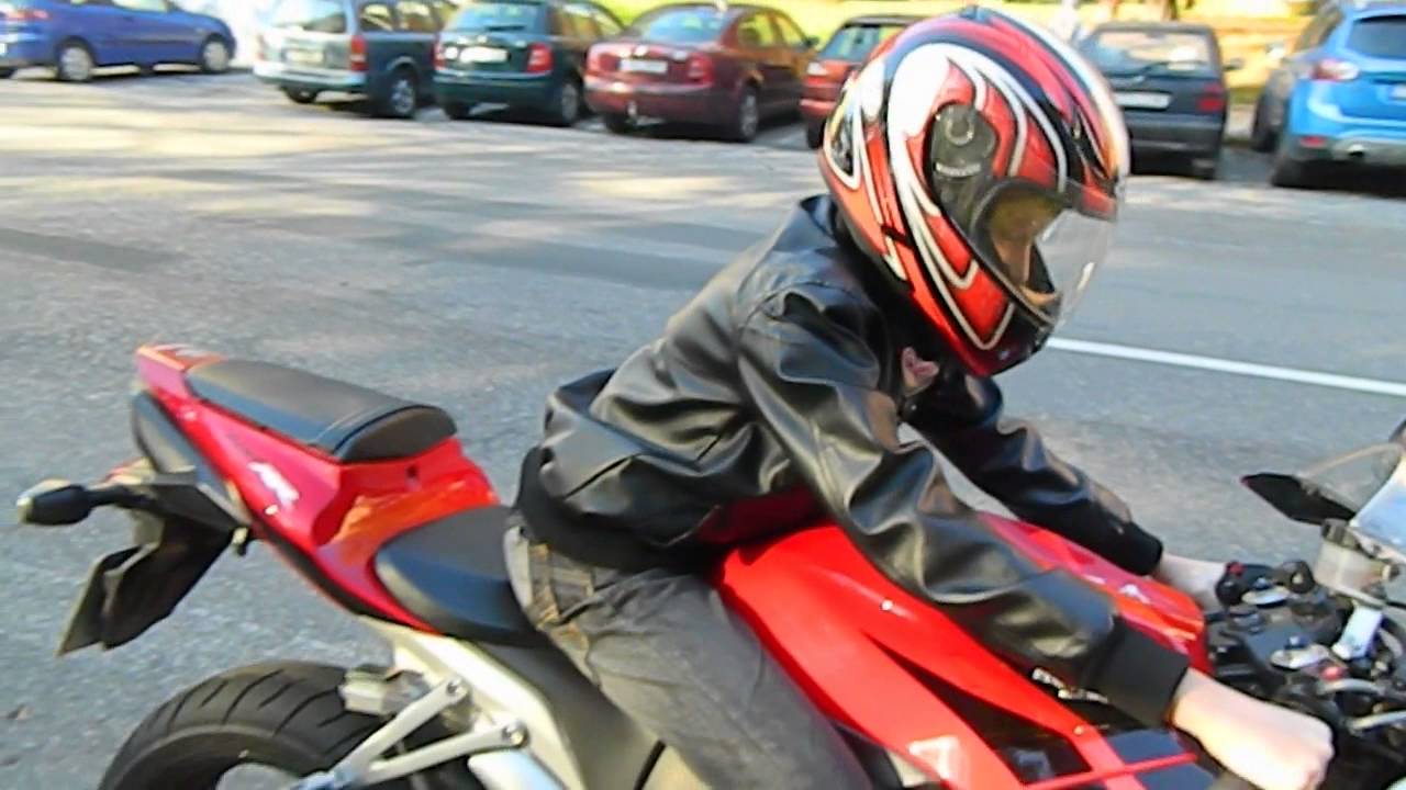 13 year old Rewing Hard Honda CBR 600 RR - YouTube