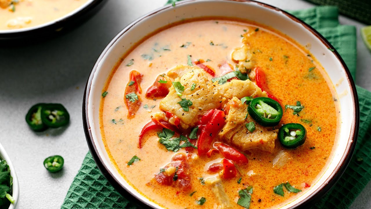 Quick Keto Brazilian Fish Stew [Low-Carb Moqueca Recipe]