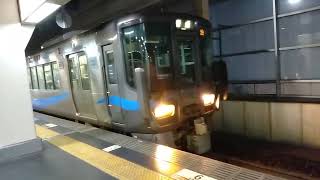 あいの風とやま鉄道521系普通泊行を撮った。