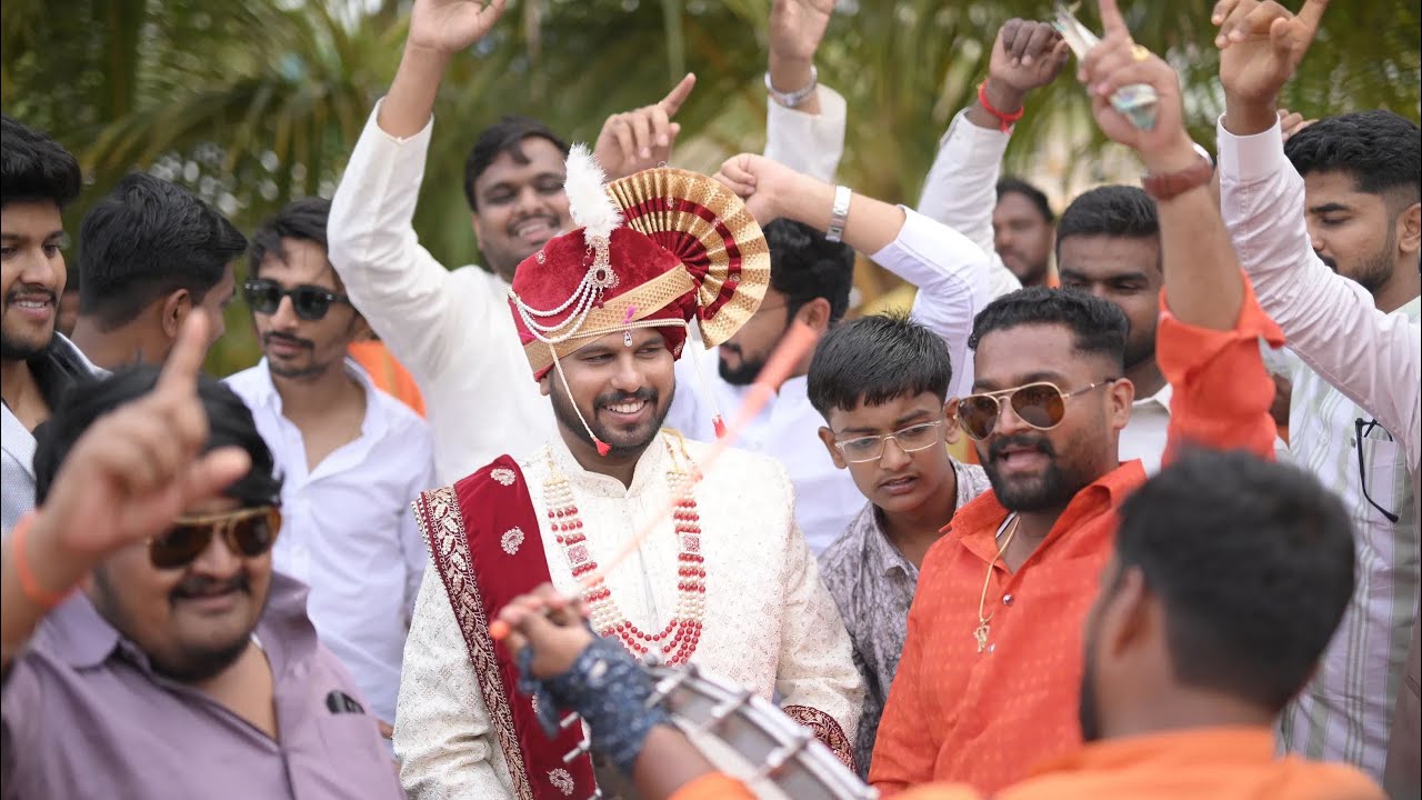 दोस्ताचं लग्न | भागात TOP चं लग्न आणि त्यात माझा ENJOY | Vlogger Saggy | Marathi Daily Vlogs | 