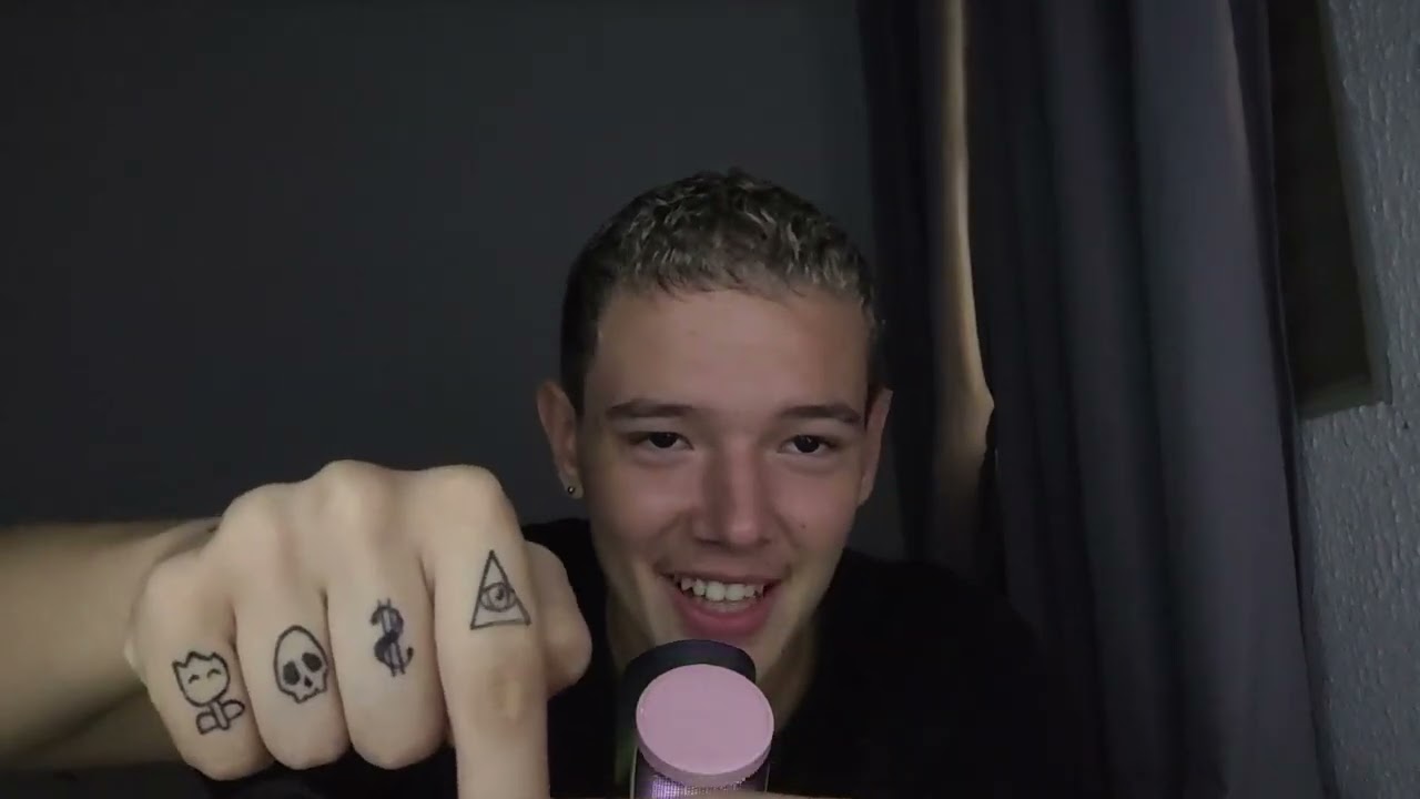 Asmr mostrando minhas tatuagens e seus significados