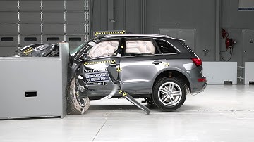 2015 Audi Q5 driver-side small overlap IIHS crash test