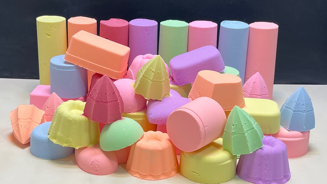 Super Crunchy Crystal Baking Soda Crush with Flashing Colors