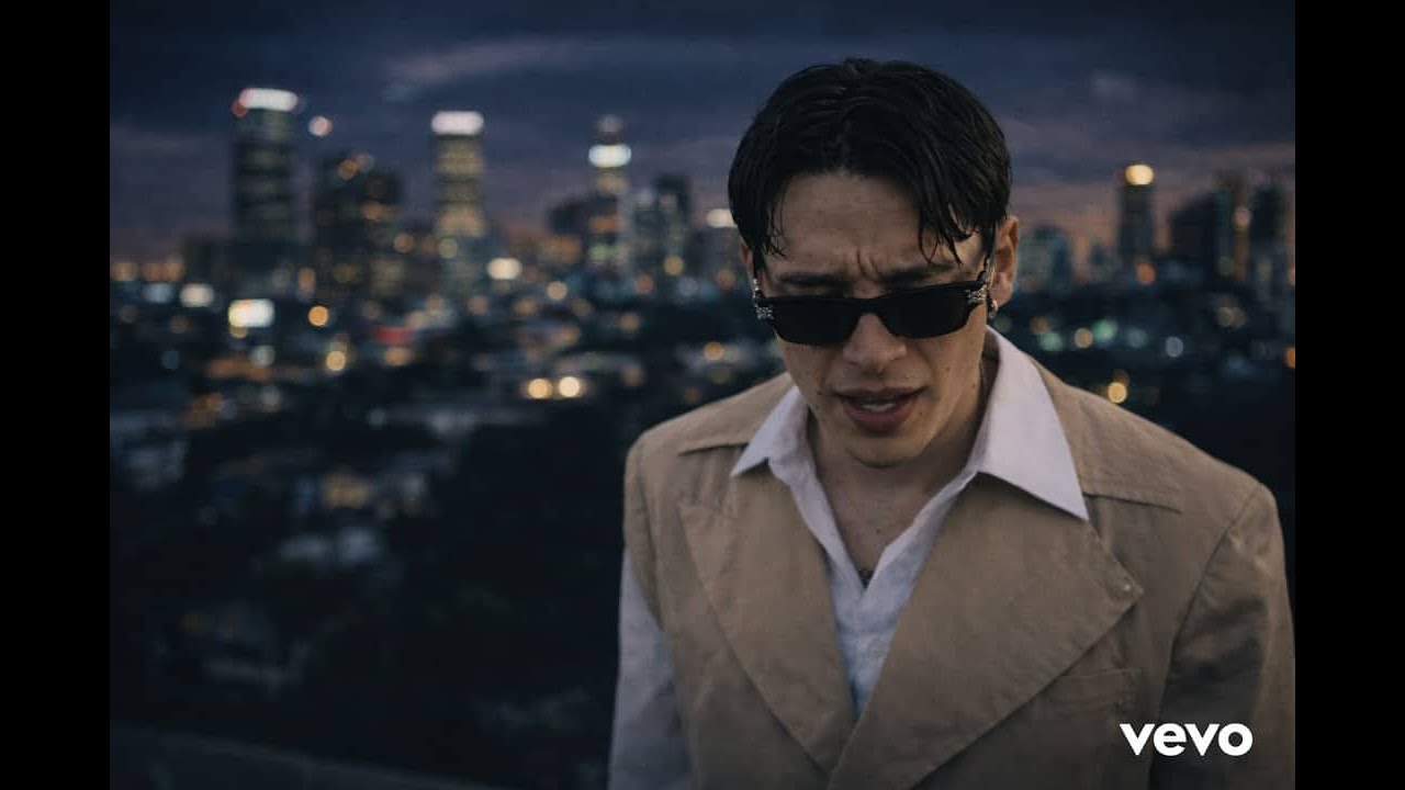 Peso Pluma – Cicatrices Que Brillan (Official Lyric Video 2026)