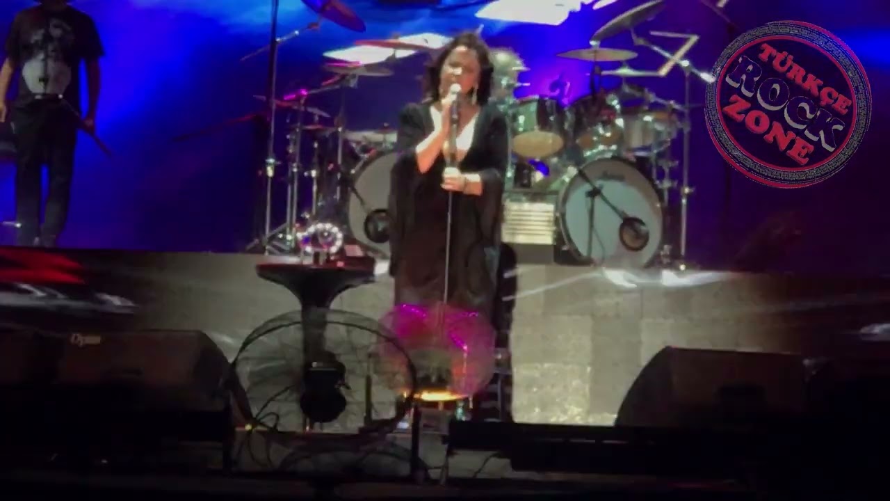 Şebnem - Ben Şarkımı Söylerken (2018 Zeytinli Rock Festivali)