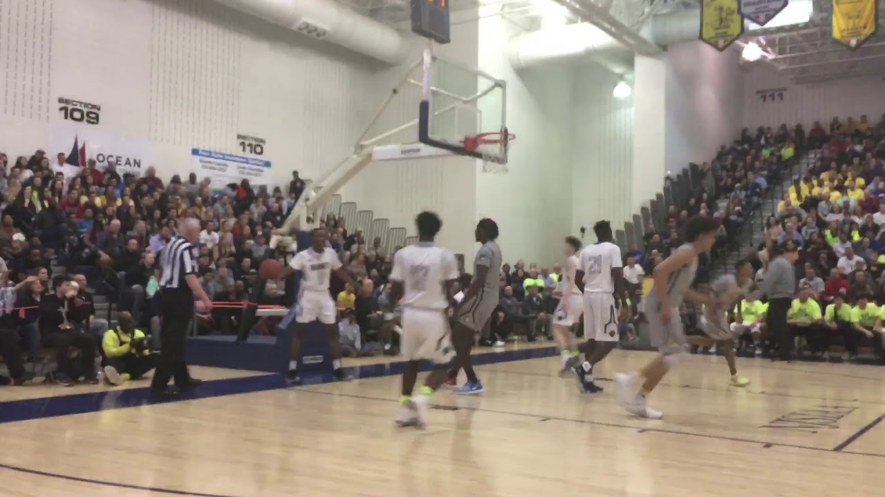 Naz Reid slams down dunk for Roselle Catholic - YouTube